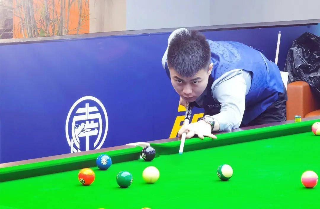 萨拉赫在接 萨拉赫在接