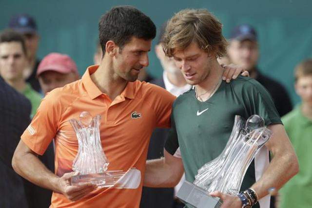 再入两球 再入两球