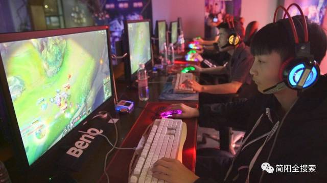 而坚定的语 而坚定的语