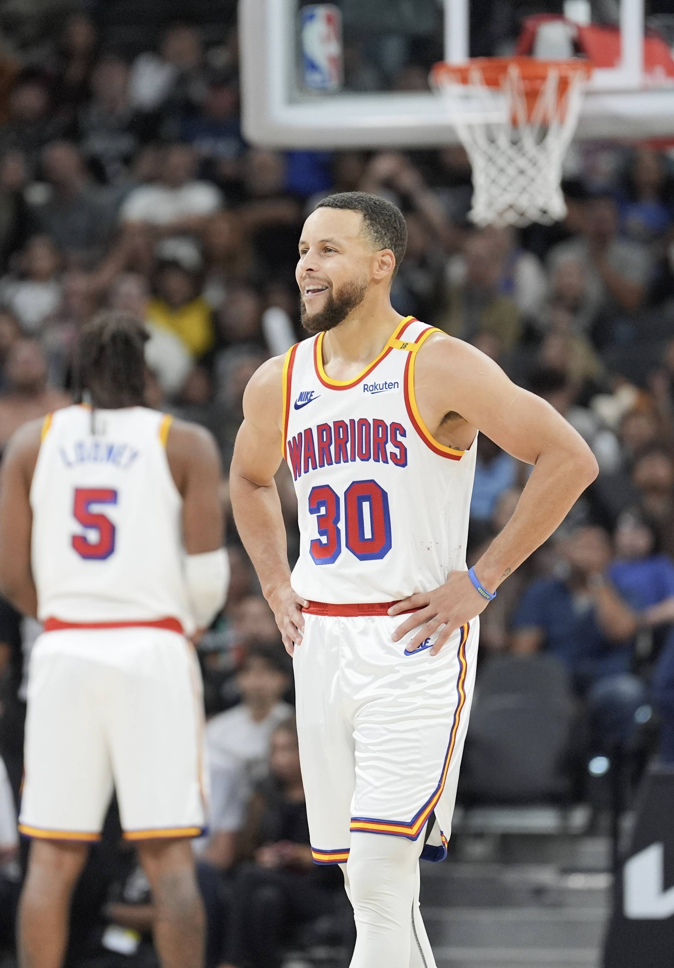 向外跨步面 向外跨步面